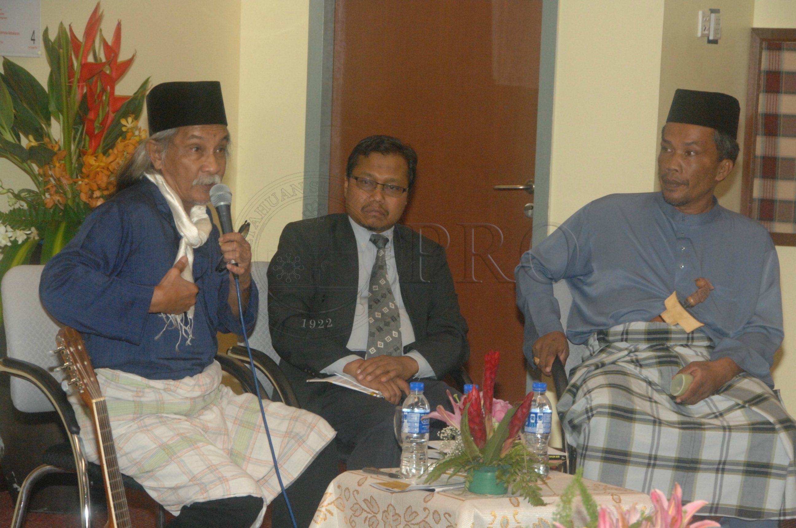 PRO 14 33 WACANA FBA 0226